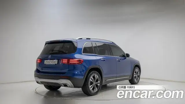 Mercedes-Benz GLB-Class 2025 — Photo 2/20
