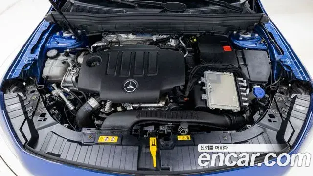 Mercedes-Benz GLB-Class 2025 — Photo 6/20
