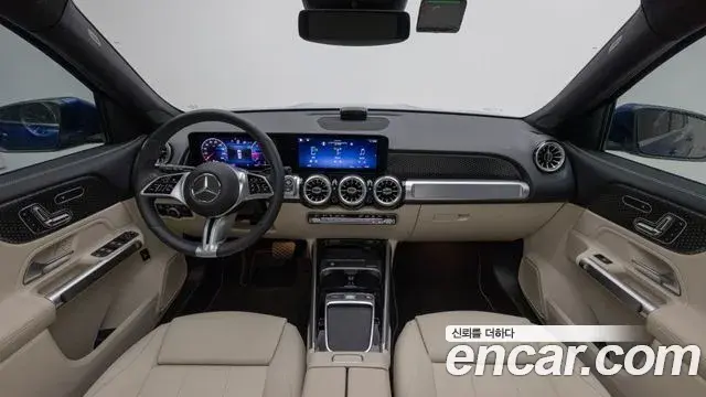 Mercedes-Benz GLB-Class 2025 — Photo 7/20