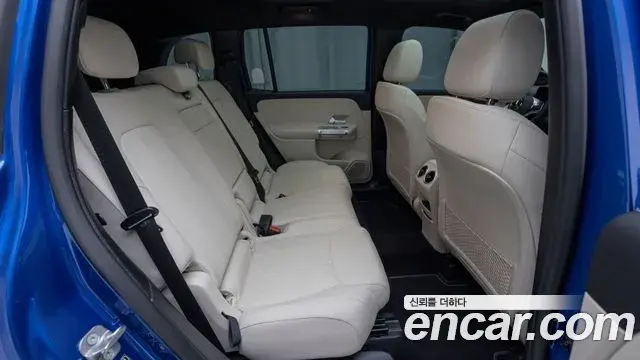 Mercedes-Benz GLB-Class 2025 — Photo 10/20