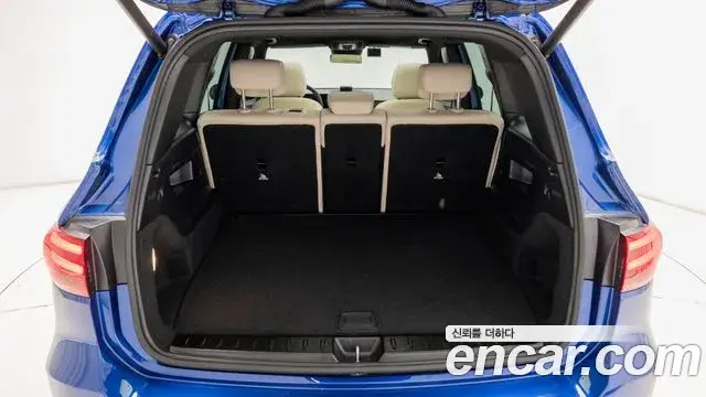 Mercedes-Benz GLB-Class 2025 — Photo 11/20