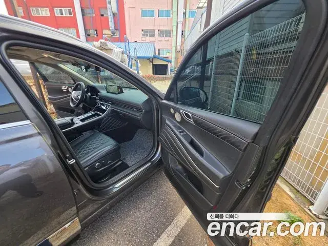 Genesis GV80 2021 — Photo 8/20