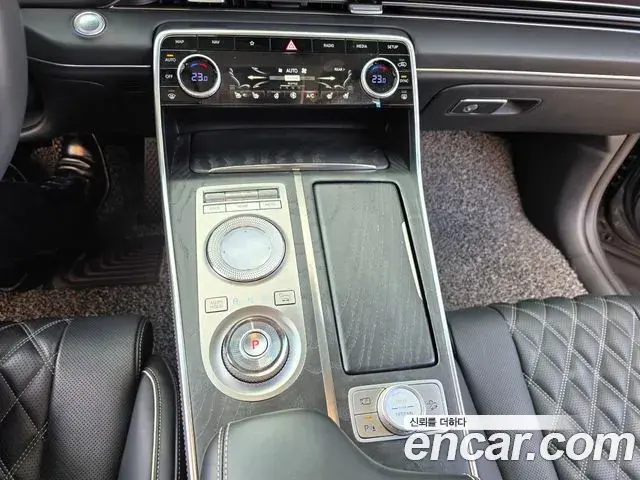 Genesis GV80 2021 — Photo 19/20