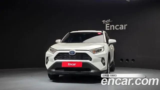 Toyota RAV4 2019 — Photo 3/20