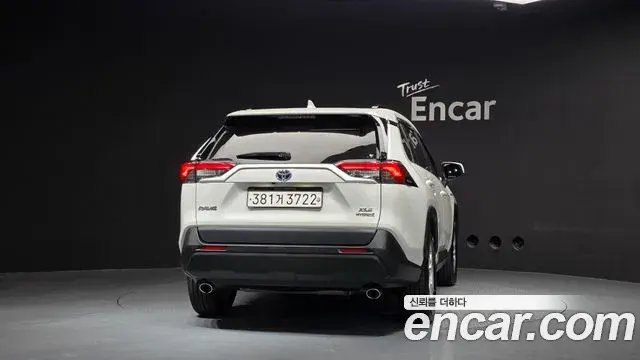 Toyota RAV4 2019 — Photo 4/20