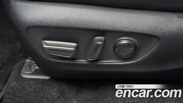 Toyota RAV4 2019 — Photo 18/20