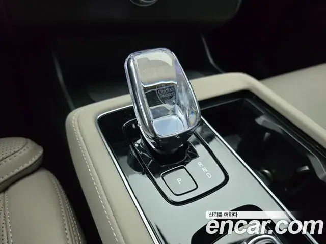 Volvo XC90 2025 — Photo 8/20