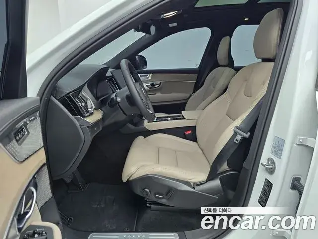 Volvo XC90 2025 — Photo 9/20
