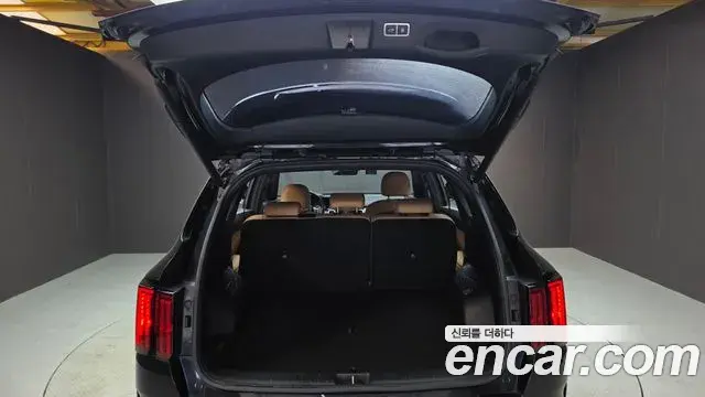 Kia Sorento 2021 — Photo 19/20