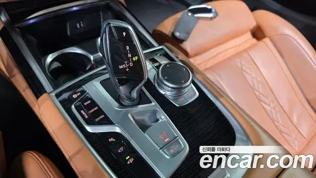 BMW 7 Series 2019 — Photo 9/20
