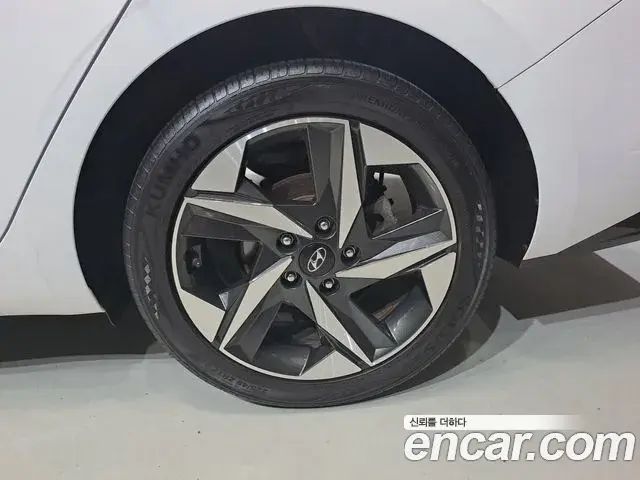 Hyundai Avante 2020 — Photo 5/20