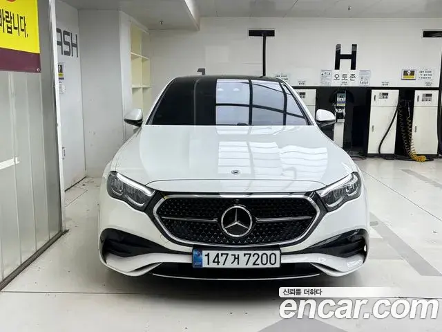 Mercedes-Benz E-Class 2025 — Photo 2/20