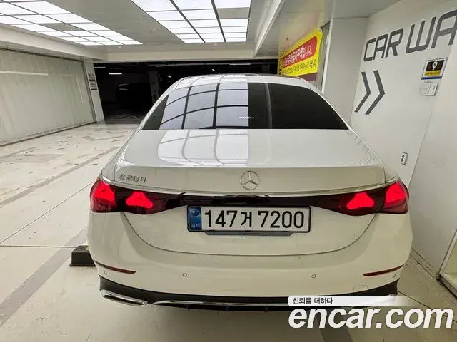 Mercedes-Benz E-Class 2025 — Photo 3/20