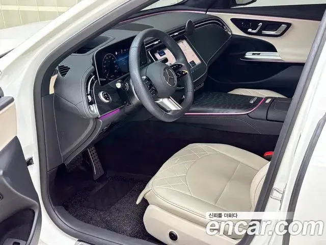 Mercedes-Benz E-Class 2025 — Photo 10/20