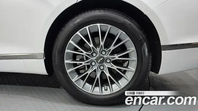 Genesis Electrified G80 2023 — Photo 5/20