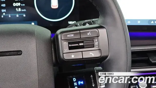 Hyundai Santa Fe 2025 — Photo 18/20