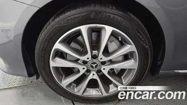 Mercedes-Benz E-Class 2019 — ფოტო 3/20