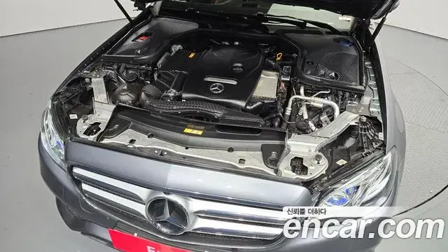 Mercedes-Benz E-Class 2019 — ფოტო 1/20