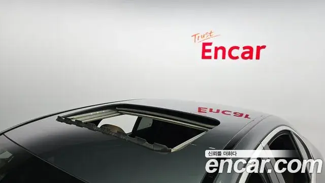 Mercedes-Benz E-Class 2019 — ფოტო 13/20