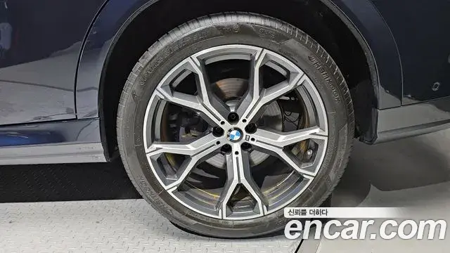 BMW X6 2023 — Photo 3/20