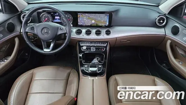 Mercedes-Benz E-Class 2018 — Şəkil 13/20