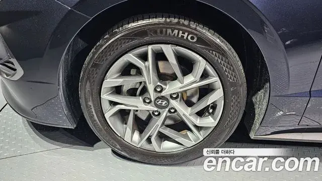 Hyundai Sonata Hybrid 2019 — Photo 6/20