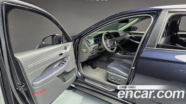 Hyundai Sonata Hybrid 2019 — Photo 18/20