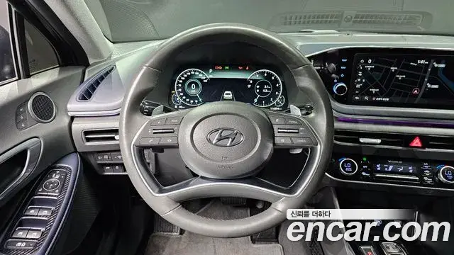 Hyundai Sonata Hybrid 2019 — Photo 12/20