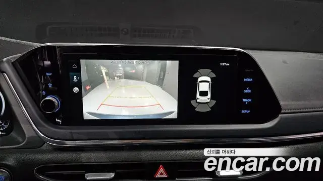 Hyundai Sonata Hybrid 2019 — Photo 9/20
