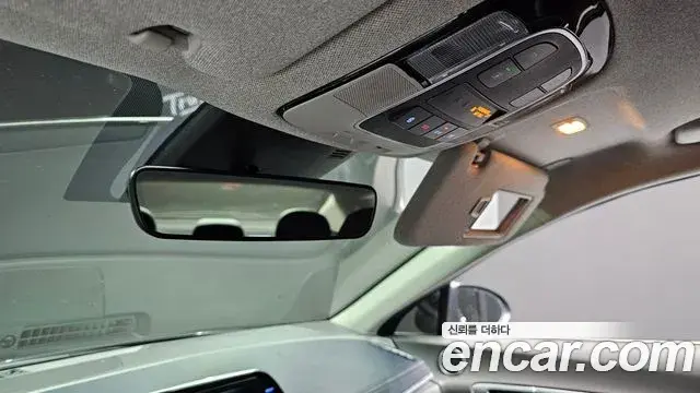 Hyundai Sonata Hybrid 2019 — Photo 15/20
