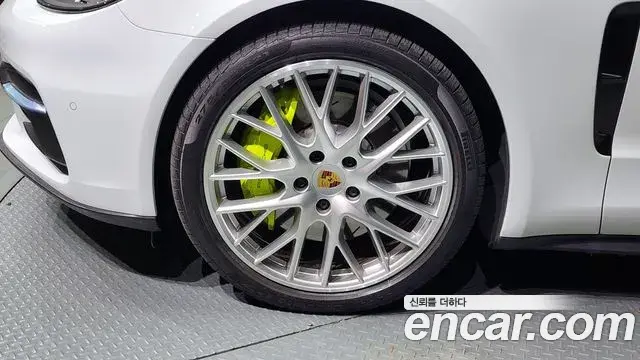 Porsche Panamera 2020 — Photo 19/20