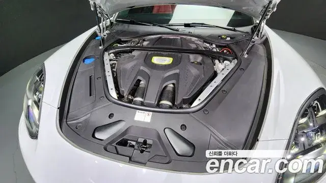 Porsche Panamera 2020 — Photo 9/20