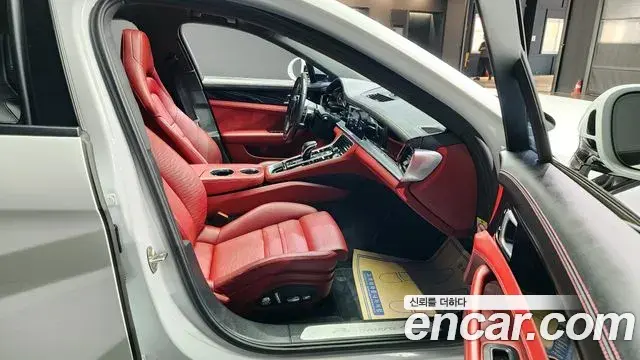 Porsche Panamera 2020 — Photo 8/20