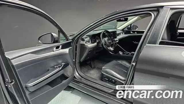 Kia K5 2020 — Şəkil 10/20