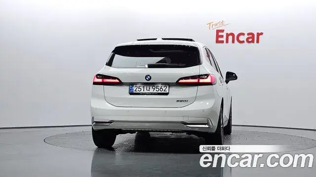 BMW 2 Series Active Tourer 2024 — ფოტო 17/20