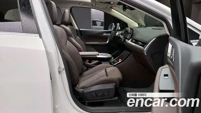 BMW 2 Series Active Tourer 2024 — ფოტო 18/20