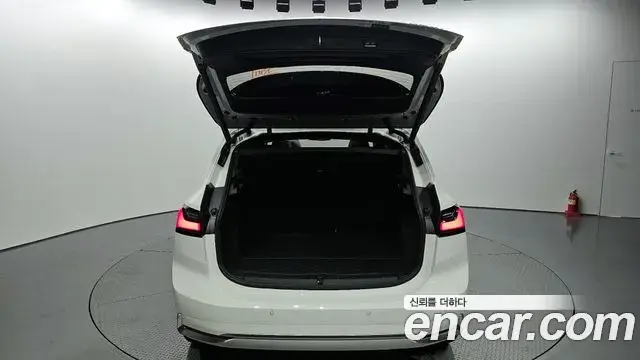 BMW 2 Series Active Tourer 2024 — ფოტო 15/20