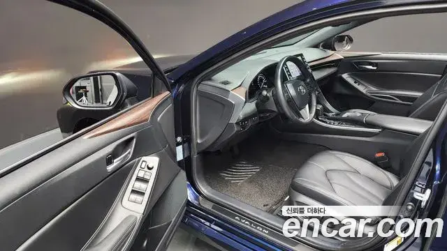 Toyota Avalon 2021 — Photo 10/20