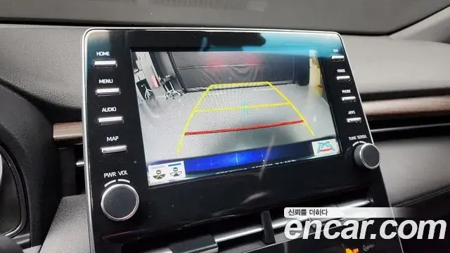 Toyota Avalon 2021 — Photo 15/20