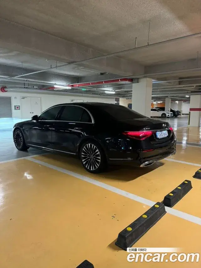 Mercedes-Benz S-Class 2023 — Фото 1/6
