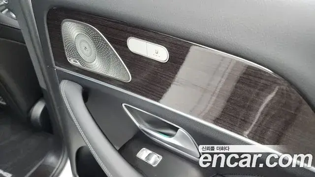 Mercedes-Benz GLE-Class 2023 — Фото 18/20
