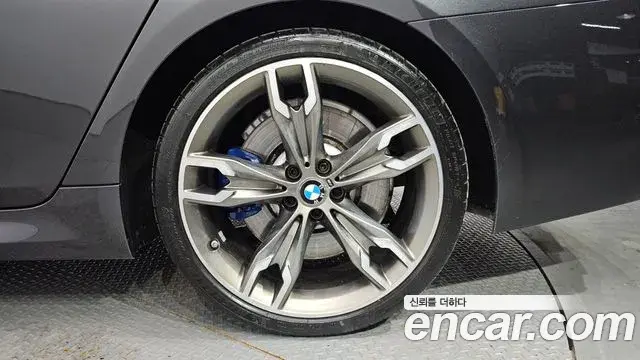 BMW 5 Series 2021 — Photo 10/20
