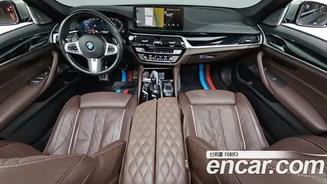 BMW 5 Series 2021 — Photo 9/20