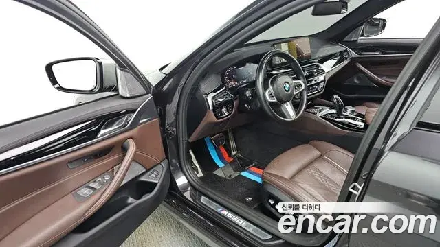 BMW 5 Series 2021 — Photo 12/20