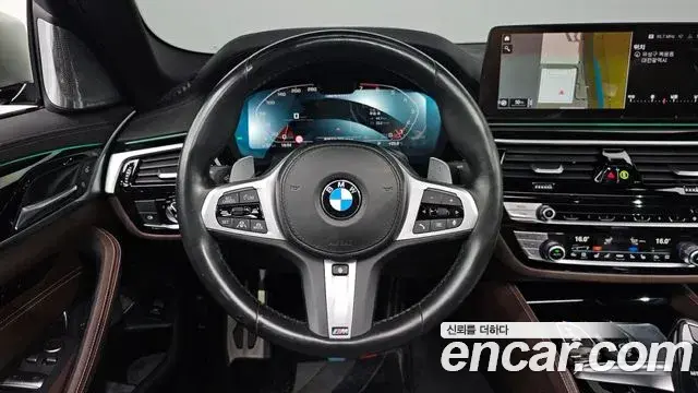 BMW 5 Series 2021 — Photo 19/20