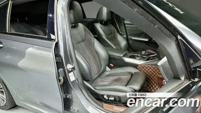 BMW 3 Series 2020 — ფოტო 18/20