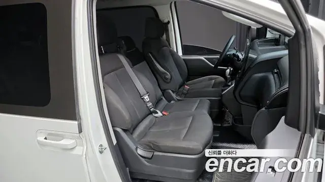 Hyundai Staria 2022 — Фото 12/20