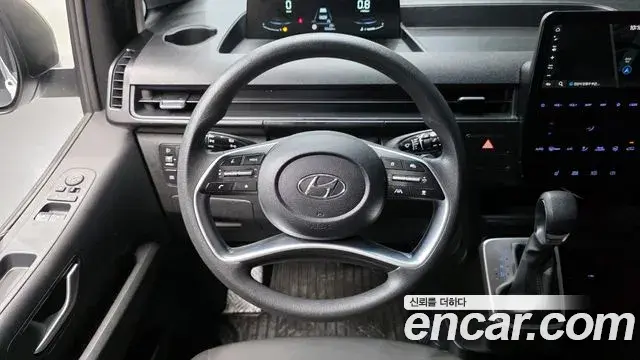 Hyundai Staria 2022 — Фото 13/20