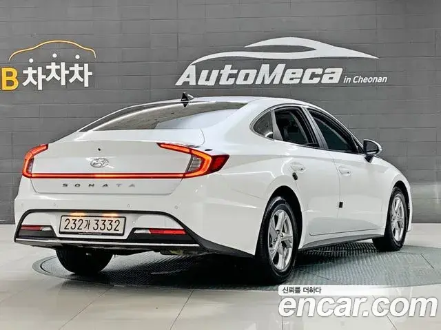 Hyundai Sonata Hybrid 2019 — Photo 11/20