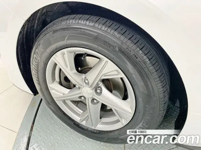 Hyundai Sonata Hybrid 2019 — Photo 15/20